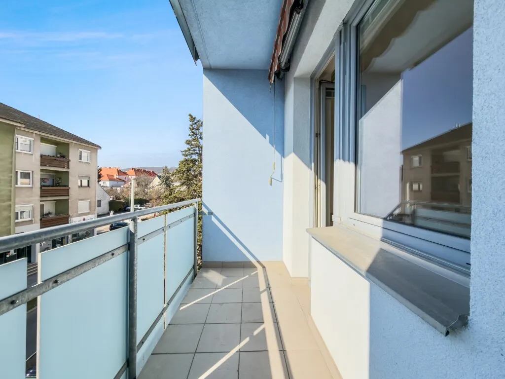 Sonne auf der Loggia, Stadt ums Eck - 2 Zimmer Wohnung mit Potenzial nähe Innenstadt - Ansicht 3