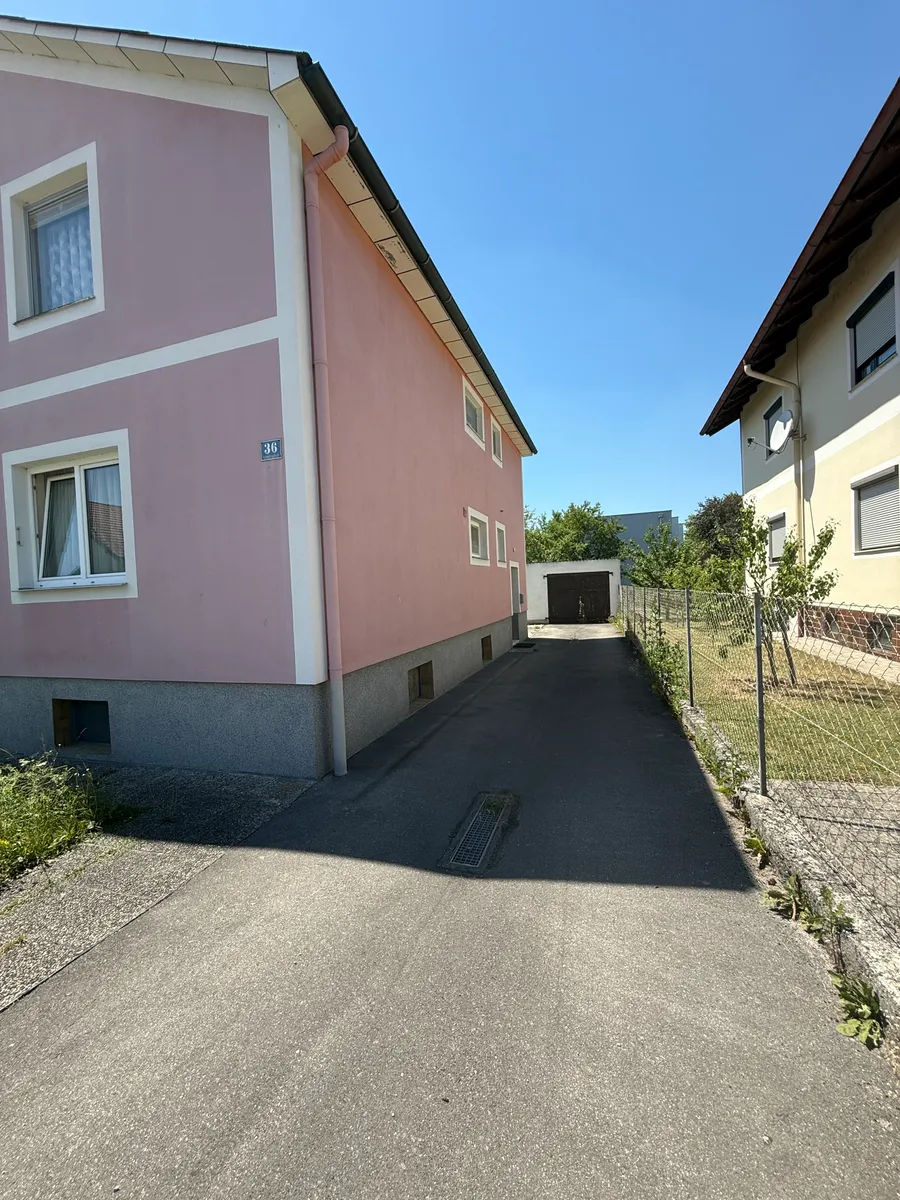 Wohnhaus in sonniger Siedlungslage - Ansicht 2