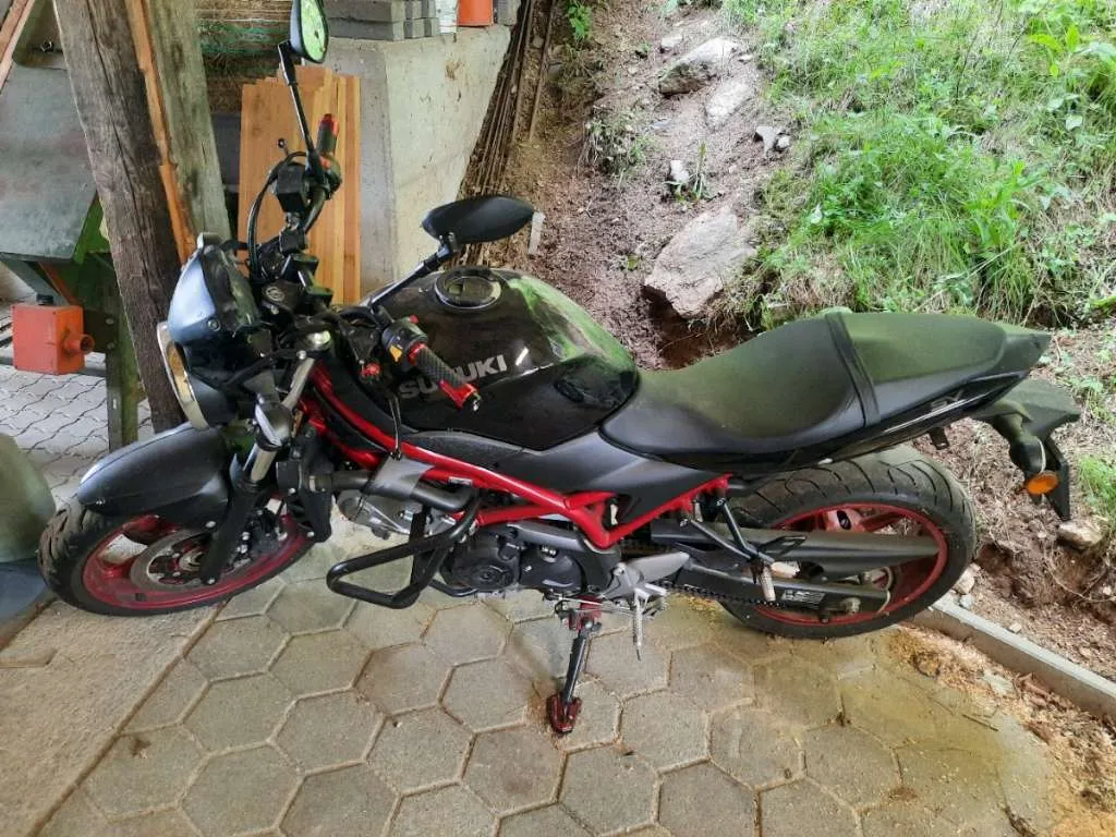 Suzuki SV