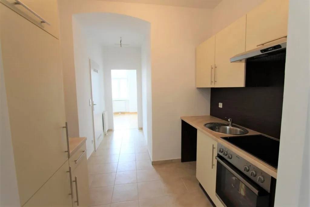 2-кімнатна квартира з ліфтом, 39 м², Бріґітенау, Бригіттенау