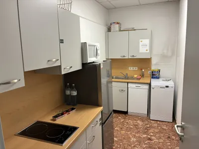 Gewerbeimmobilie mieten in Bruck an der Leitha – 214 m², € 2.482 – Bild 7 von 9