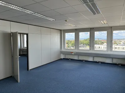 Gewerbeimmobilie mieten in Bruck an der Leitha – 214 m², € 2.482 – Bild 1 von 9