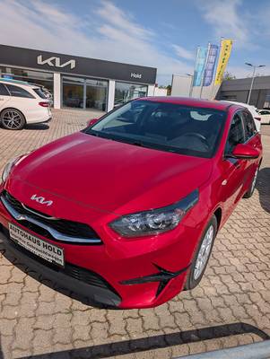 KIA Ceed 1,5 TGDI Silber