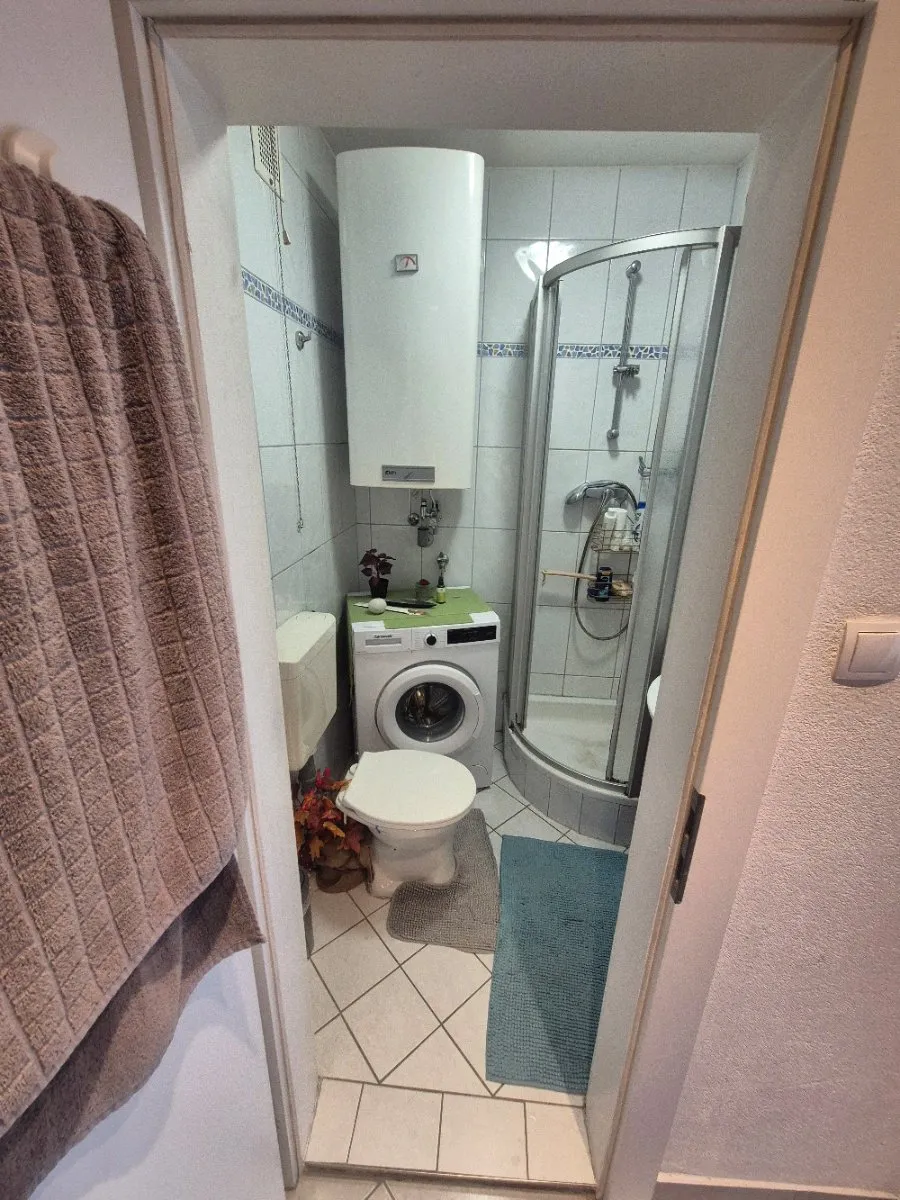 Charmante Garçonnière mit herrlichem Blick - zentrale Lage in Innsbruck! - Widok 3