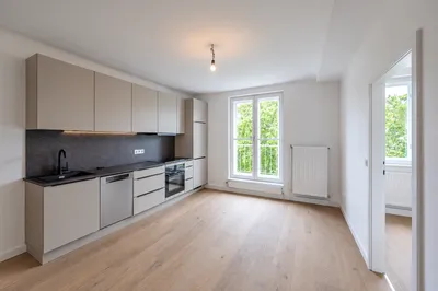 Erstbezug nach Sanierung - 3-Zimmerwohnung mit Holzboden, moderner Küche und Lift