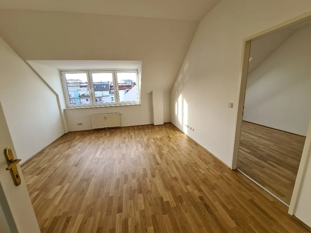 Ganz oben wohnen, ganz groß fühlen - Traumhafte 2-Zimmer-Dachgeschosswohnung Befristet vermietet! - Ansicht 2