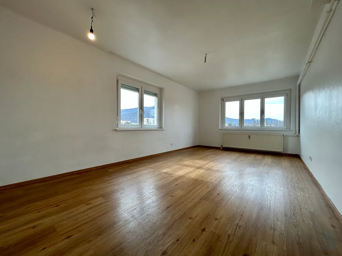 Zentrale, sonnige 3 Zimmer Wohnung! Familien HIT oder WG! - Ansicht 2