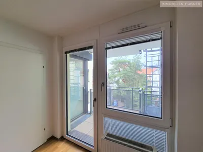 Innenhoflage, großer Balkon und Grünblick - AB AUGUST!! – Bild 2