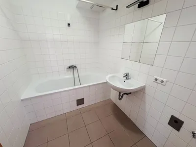 4-Zimmer-Gewerbeimmobilie mieten in Wien – 110 m², € 2.150 – Bild 10 von 13