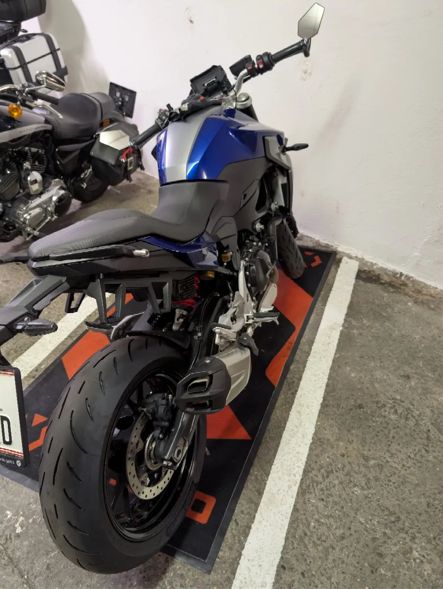 BMW F 900 R