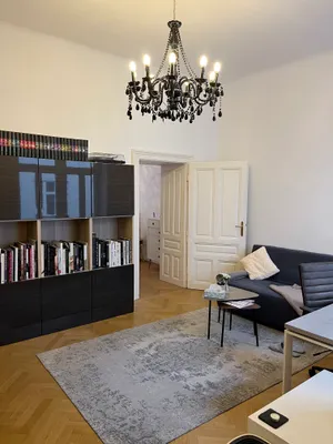 Wien 9: Charmante 2-Zimmer-Altbauwohnung € 762 inkl. BK - vollmöbliert, U4 & absolute Ruhelage