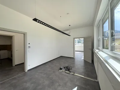 5-Zimmer-Gewerbeimmobilie mieten in Villach Land – 145 m², € 1.902 – Bild 12 von 24