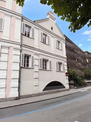 8-Zimmer-Gewerbeimmobilie mieten in Innsbruck – 215 m², € 5.664 – Bild 2 von 9