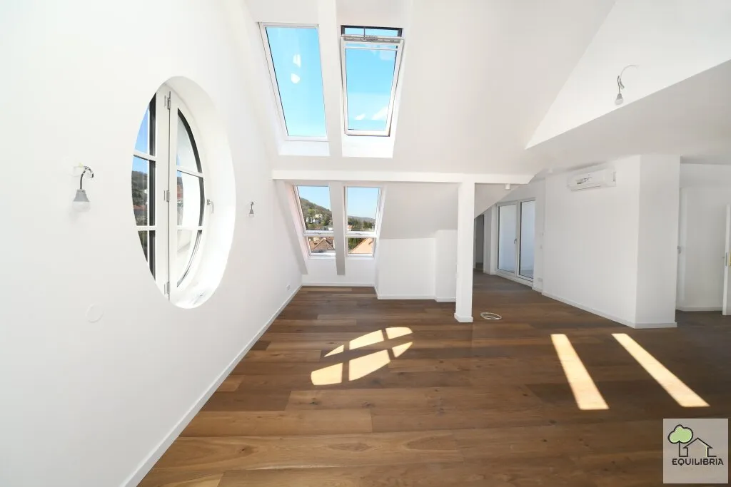 NEUER PREIS !! Gewinner des Klosterneuburger Stadtbildpreis 2024 ! - Neubau- Fertiggestellt -Bezugsfertig - Dachgeschosswohnung im historischem Altbau! - Ansicht 3