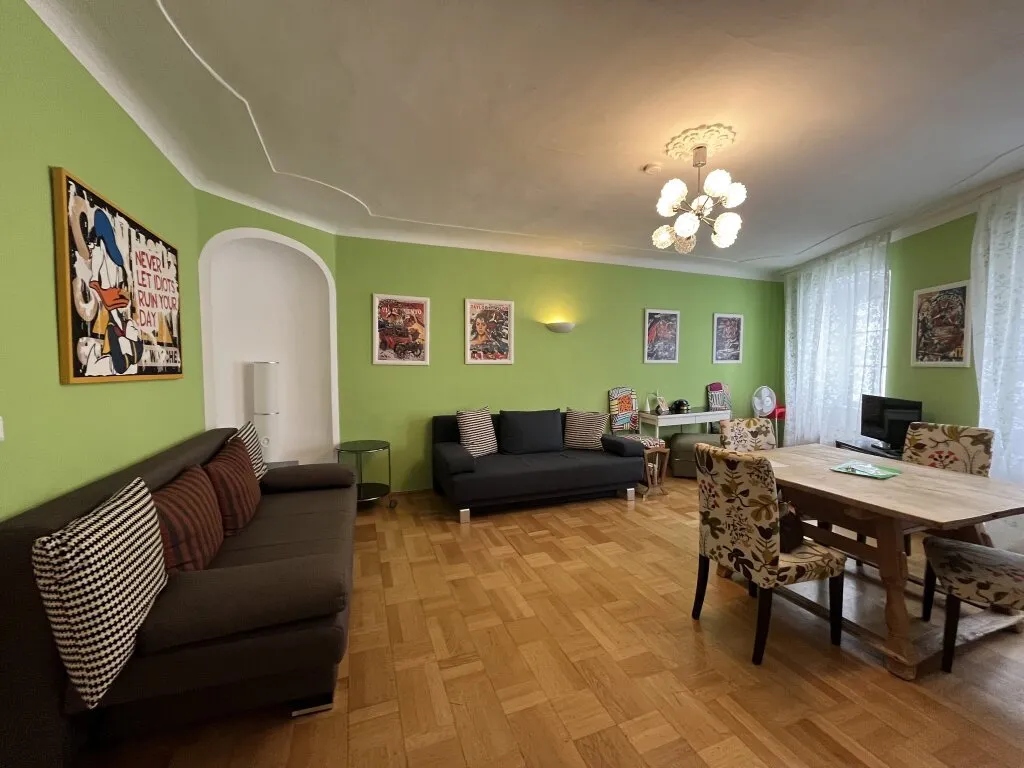 Möblierter Altbaujuwel im Herzen des 1.Bezirkes, charmante 2 Zimmer 51 m² Wohnung, nahe dem idyllischen Franziskaner Platz ! - Ansicht 2