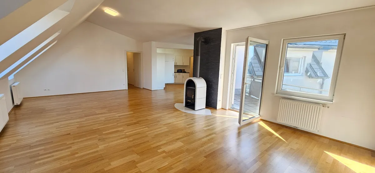 Baden Wiener Straße 6 großzügige 3-Zimmer-DG-Wohnung zu vermieten, Baden