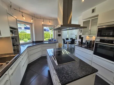 6-Zimmer-Haus kaufen in Vöcklabruck – 230 m², € 1.290.000 – Bild 3 von 25