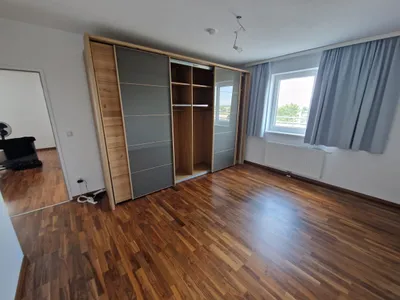 4-Zimmer-Wohnung mieten in Neunkirchen – 96 m², € 1.125 – Bild 4 von 7