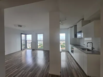 2-Zimmer-Wohnung "Über den Wolken" im 30. Stock – Bild 2