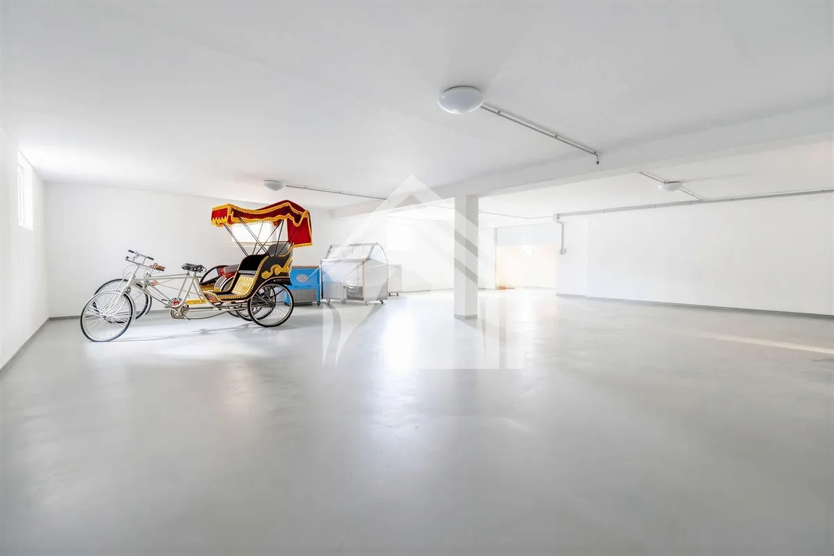 Großzügiger Lagerraum 91m² mit Rolltor in zentraler Lage in Klagenfurt - Widok 2