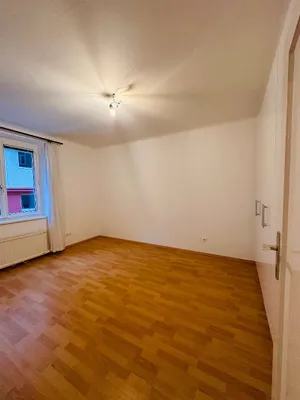 Mietwohnung in zentraler Ruhelage mit Lift und Stellplatz im Innenhof – Bild 3