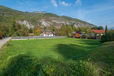 Grundstück kaufen in Gmunden – 1 039 m², € 260.000 – Bild 2 von 3