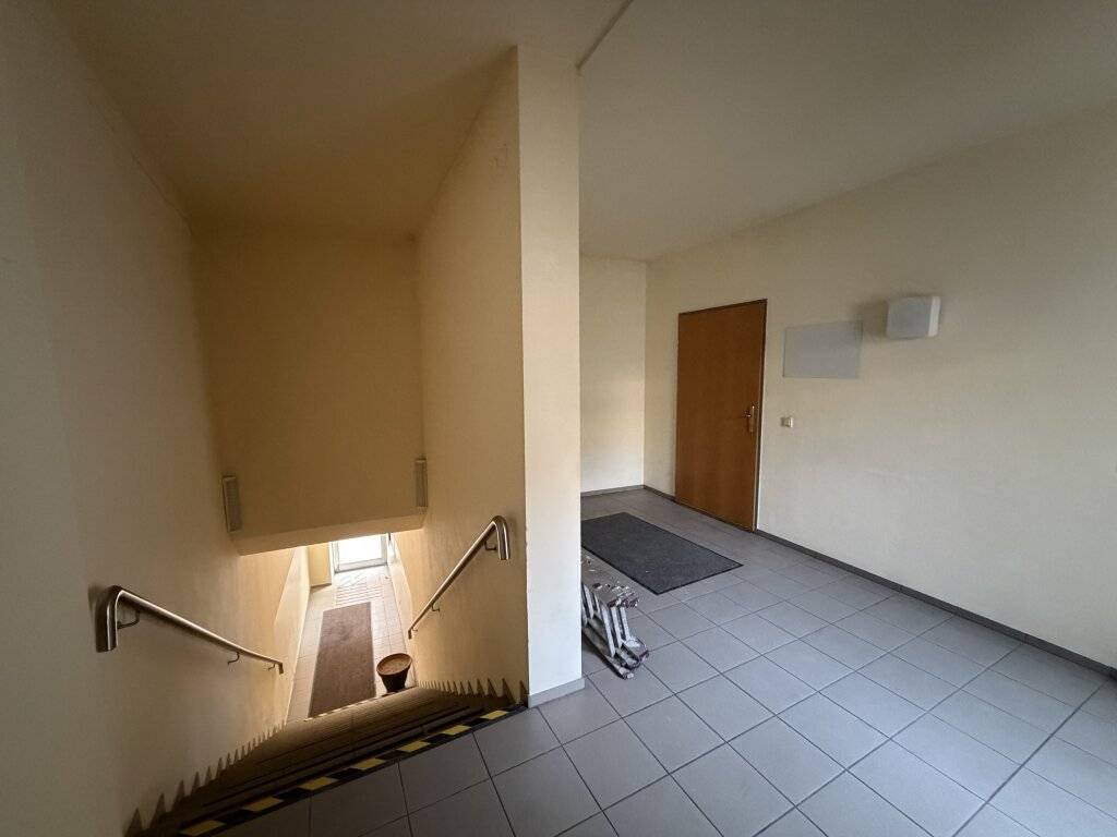 Vom Büro zum Wohntraum: Großzügige Fläche mit Zukunft in Wiener Neustadt - Ansicht 2