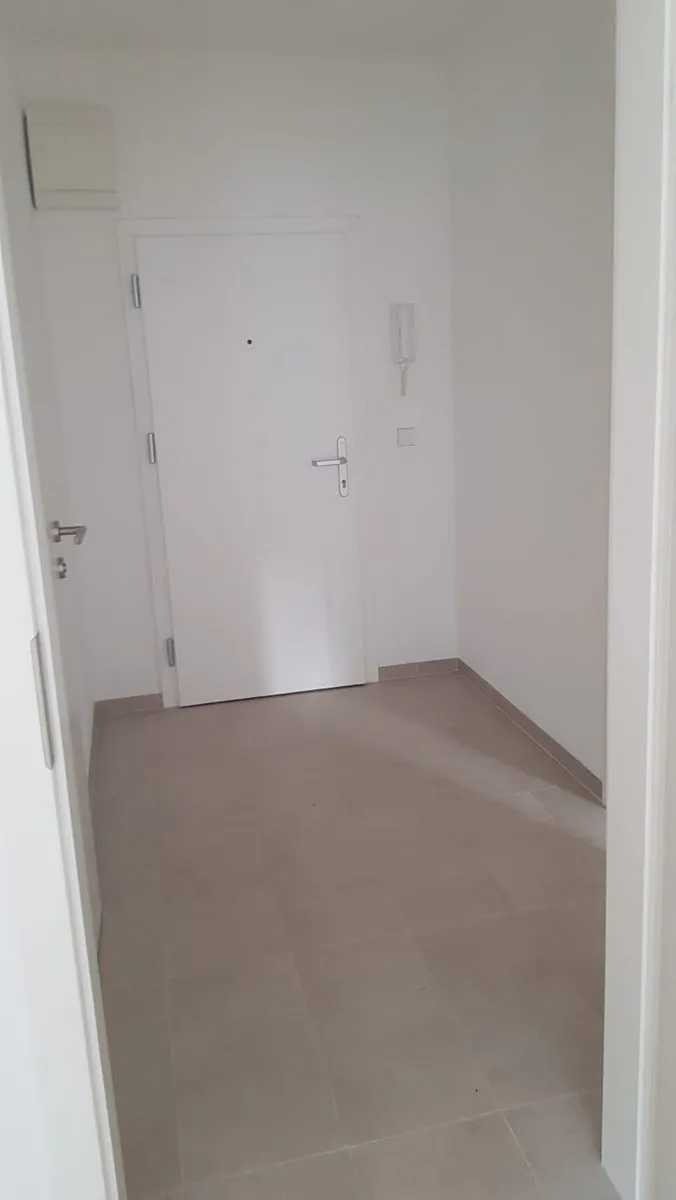Bitte keine Anfragen mehr schicken - Renovierte 2,5 Zimmer Wohnung mit sonnigem Balkon - Ansicht 2