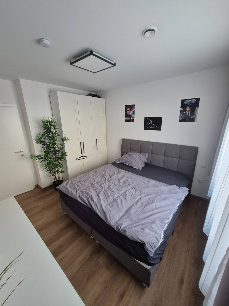 Wohnung mit 2 Garagenparkplätzen zu Verkaufen - Ansicht 2