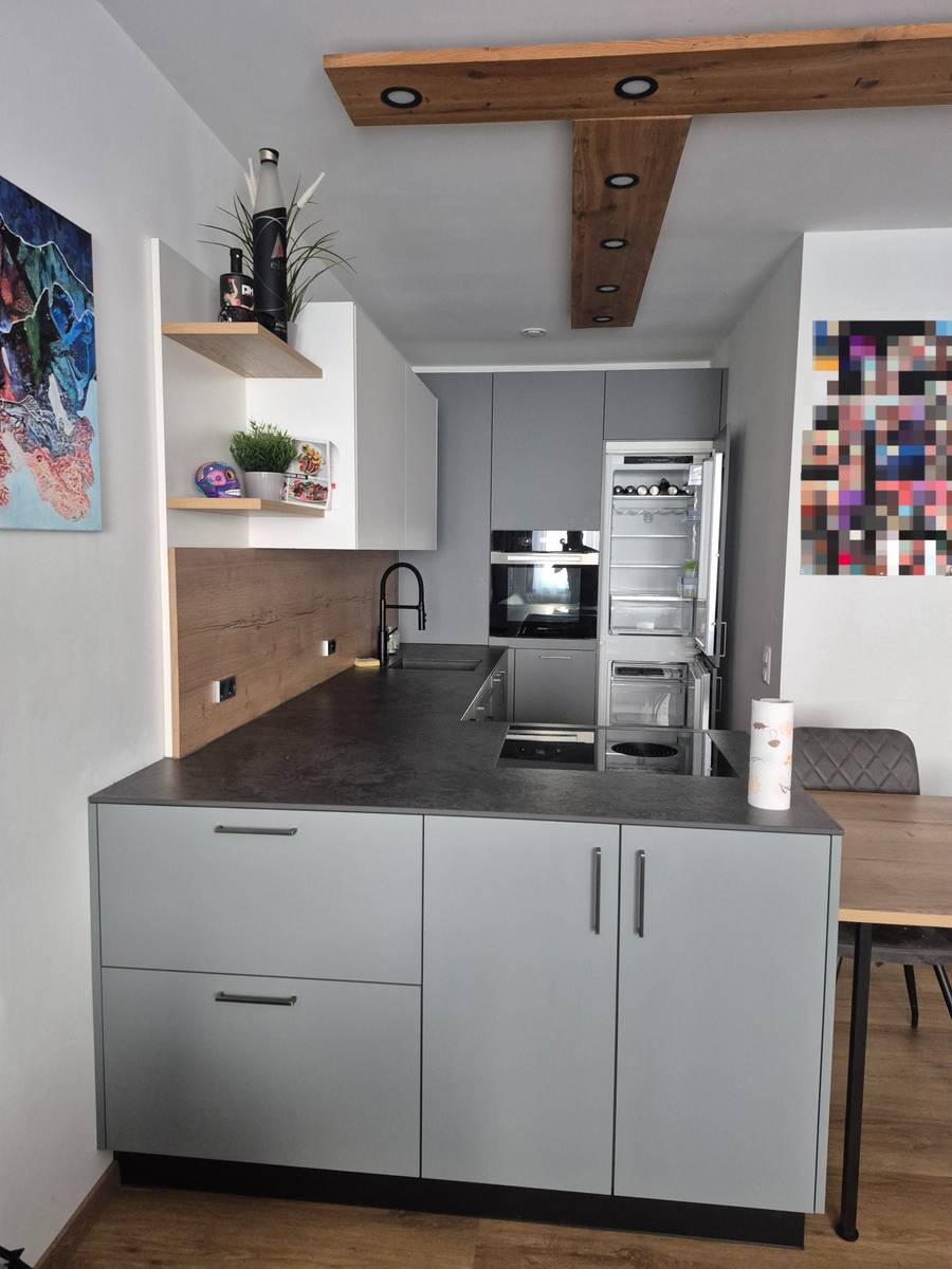 Wohnung mit 2 Garagenparkplätzen zu Verkaufen - Ansicht 3