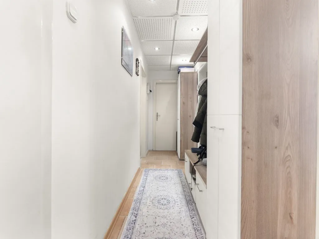moderne 4-Zimmer Wohnung mit Balkon - WG geeignet - Ansicht 2