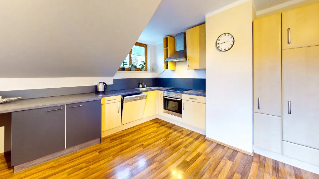 Großzügige Ferienwohnung mit 4 Schlafzimmern, sonnigem Balkon und naturnaher Lage nahe dem Wörthersee - Ansicht 3