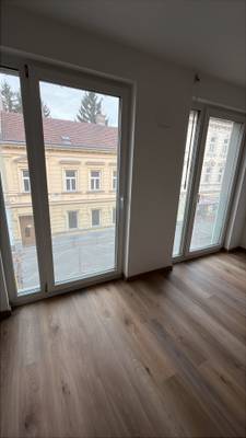 Erstbezug ruhige 2 Zimmer Wohnung mit Lift