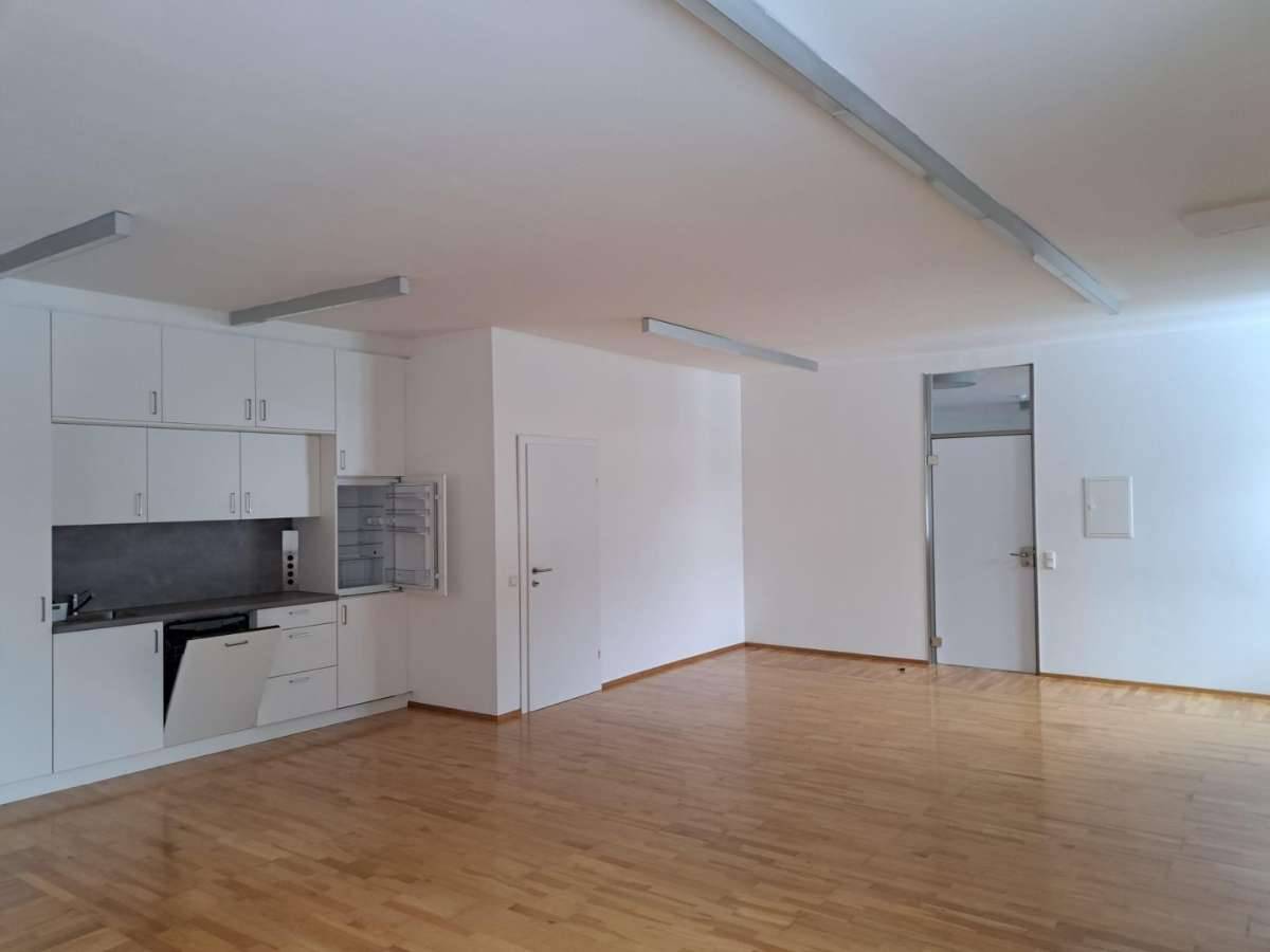 Freie Flächen in der Lederfabrik Linz ab 38 m² bis 254 m² Toplage ,viele Parkplätze,, Praxis,, Linz