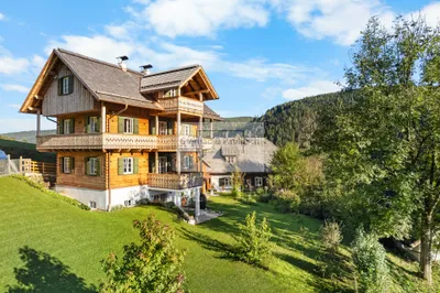 6-Zimmer-Immobilie kaufen in Feldkirchen – 245 m², € 1.860.000 – Bild 3 von 23
