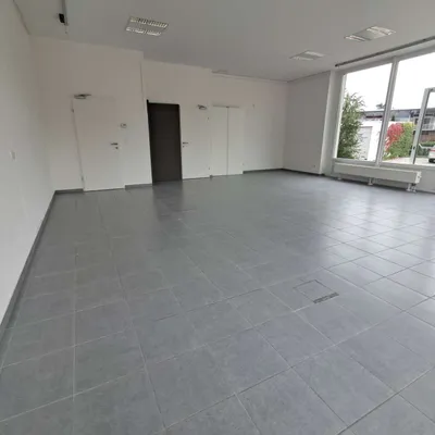 1-Zimmer-Gewerbeimmobilie mieten in Amstetten – 69 m², € 701 – Bild 4 von 6