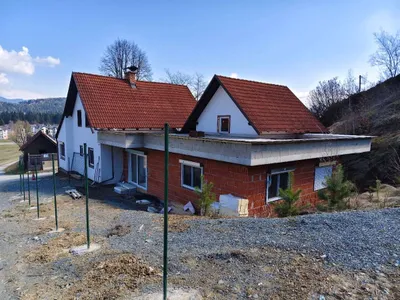 6-Zimmer-Haus kaufen in Feldkirchen – 196 m², € 330.000