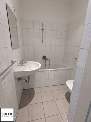 *ab August* Ruhig & perfekt angebunden: 1-Zimmer-Wohnung im 3. Liftstock ***ANFRAGEN NUR ÜBER DAS KONTAKTFORMULAR*** – Bild 2