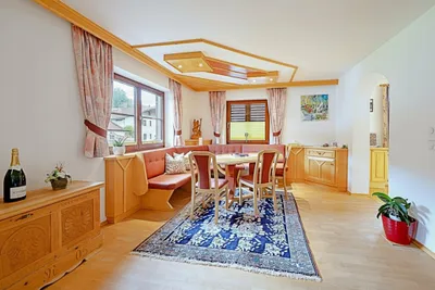 6-Zimmer-Haus kaufen in Kitzbühel – 172 m², € 998.000 – Bild 3 von 8