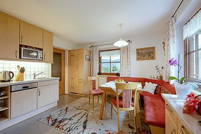 6-Zimmer-Haus kaufen in Kitzbühel – 172 m², € 998.000 – Bild 5 von 8