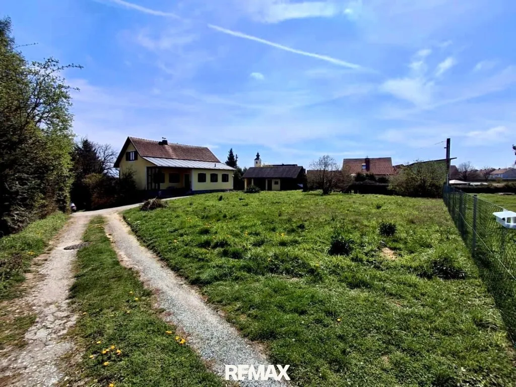 Großflächiges Grundstück mit Weitblick – pohled 3