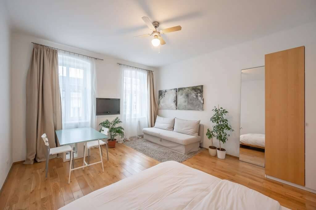 ***NEU*** Vollmöblierte, neuwertige Wohnung in wunderschönem Altbau, Wien