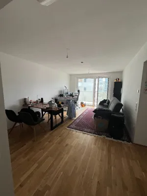 Zwischenmiete: Helle, voll ausgestattete 55-m²-Wohnung mit Balkon im Sommer