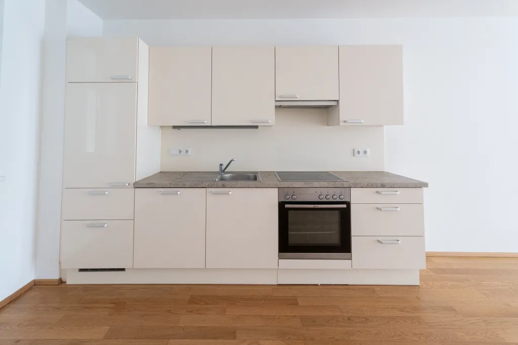 Lichtdurchflutete 2-Zimmer-Wohnung in Graz St. Leonhard | JETZT mit Vermieterbonus: In den ersten 6 Monaten € 100, - weniger Miete zahlen! - Ansicht 3