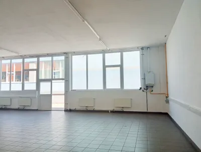 Gewerbeimmobilie mieten in Wiener Neustadt – 178 m², € 999 – Bild 1 von 11