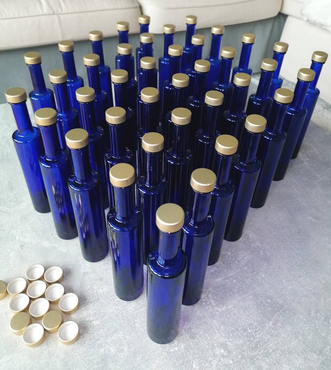 Blaue Glasflasche, 40 Stück, mit gold Schraubverschluss, 100ml NEU!