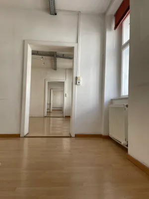 4-Zimmer-Gewerbeimmobilie mieten in Wien – 93 m², € 1.402 – Bild 5 von 10