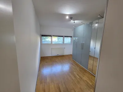 Urbane Oase an der Neuen Donau: 80m² Wohnung mit 70m² Eigengarten & Garagenplatz – Bild 2