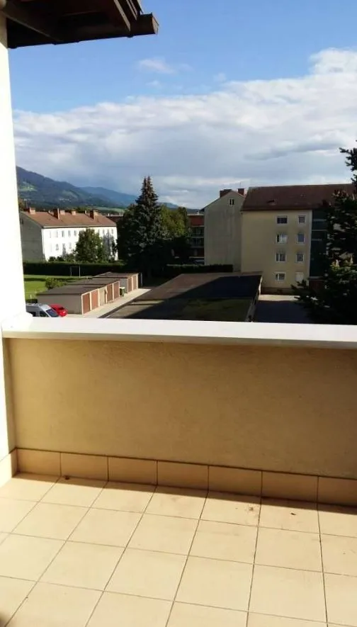 Helle 120 m² große Eigentumswohnung mit 3 Schlafzimmern & 2 Tiefgaragenplätzen zu verkaufen - Ansicht 2