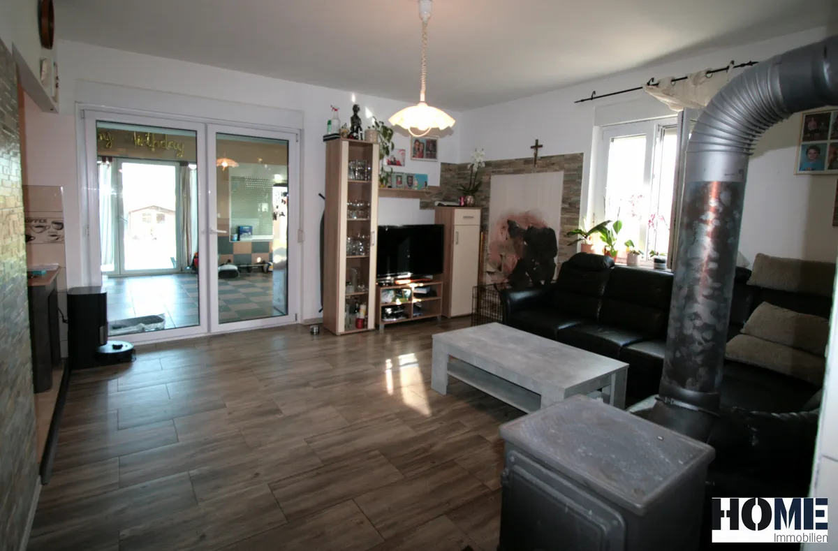 TOP Preis! für barrierefreien Bungalow mit großem Wohnwintergarten, einem Pool und viel Platz für Ihren Fuhrpark - Ansicht 3